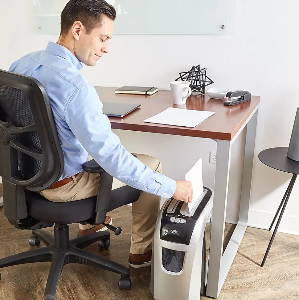 GBC EX12-05 12-Sheet Cross Cut Personal Shredder (1757390)