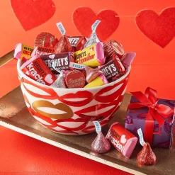 HERSHEY'S and REESE'S Assorted Chocolate Valentine's Candy Bag, 21.7 oz (HEC94591)