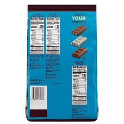 HERSHEY'S Assorted Milk Chocolate and White Creme Candy Party Pack, 31.5 oz (3400093933)
