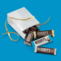 HERSHEY'S Assorted Milk Chocolate and White Creme Candy Party Pack, 31.5 oz (3400093933)