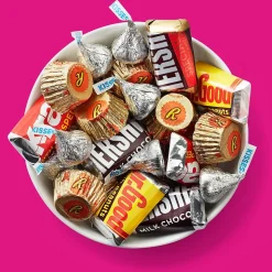 Hershey's Miniatures Assorted Chocolate, Candy Party Pack, 35 oz. (HEC99982)