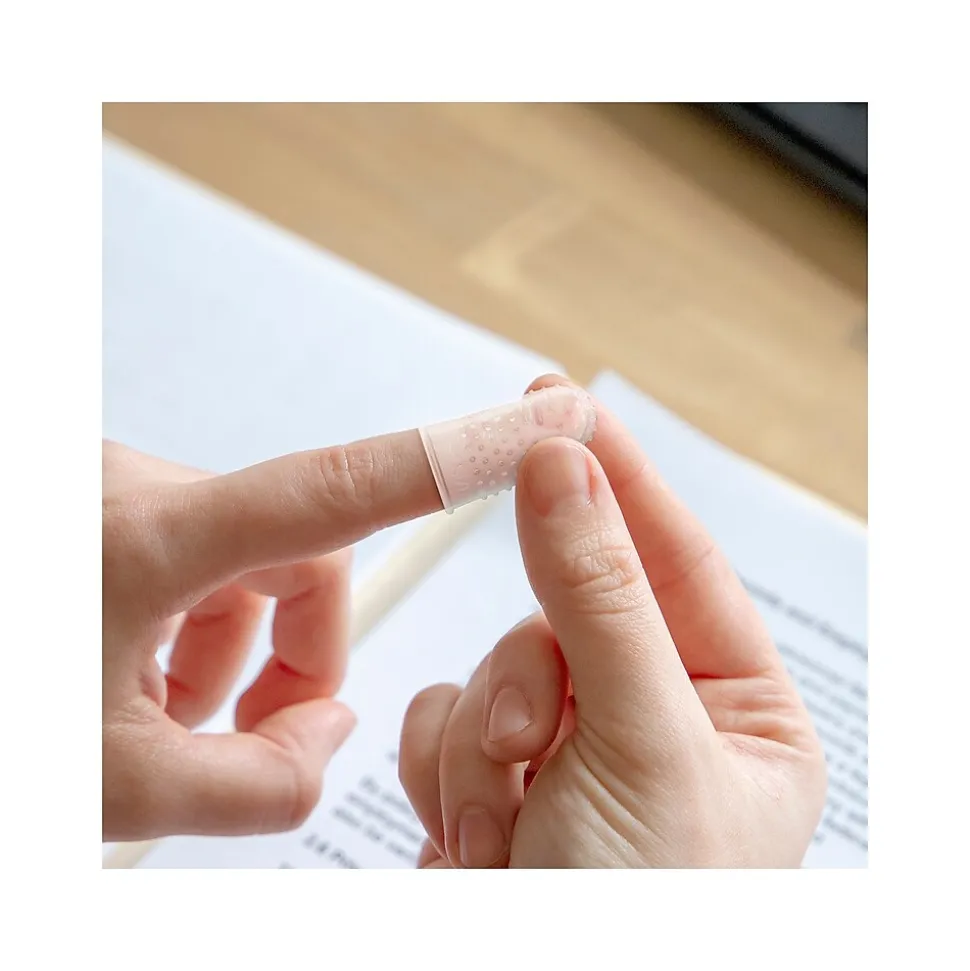 Lee Medium Fingertip, Clear, 12/Pack (LEE41050)