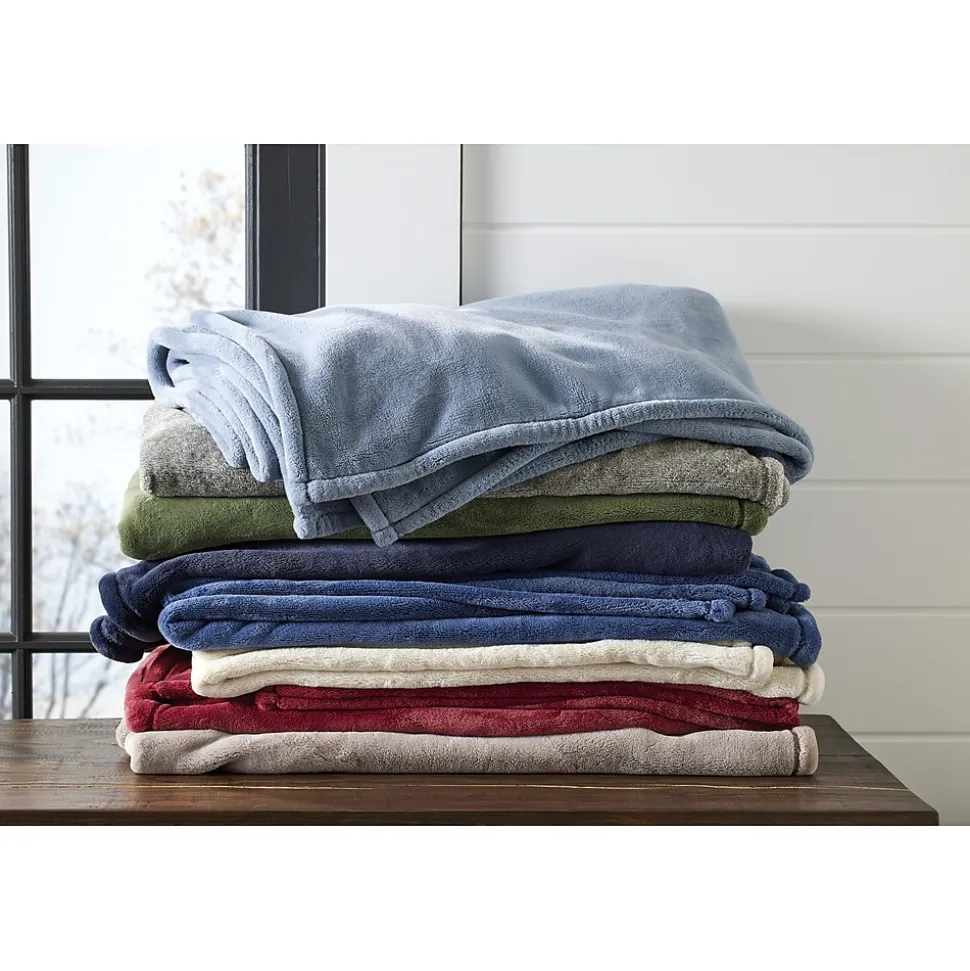 L.L.Bean Wicked Plush Throw, Deep Blue, Large (0SAG202000)