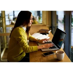 3M Bright Screen Privacy Filter for Apple MacBook Pro 13 M1-M2, 16:10 (BPNAP002)