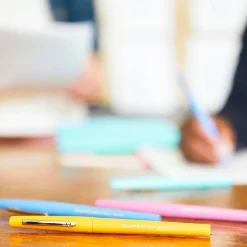 Paper Mate Flair Felt Pens, Medium Point, 0.7mm, Black Ink, Dozen (8430152)