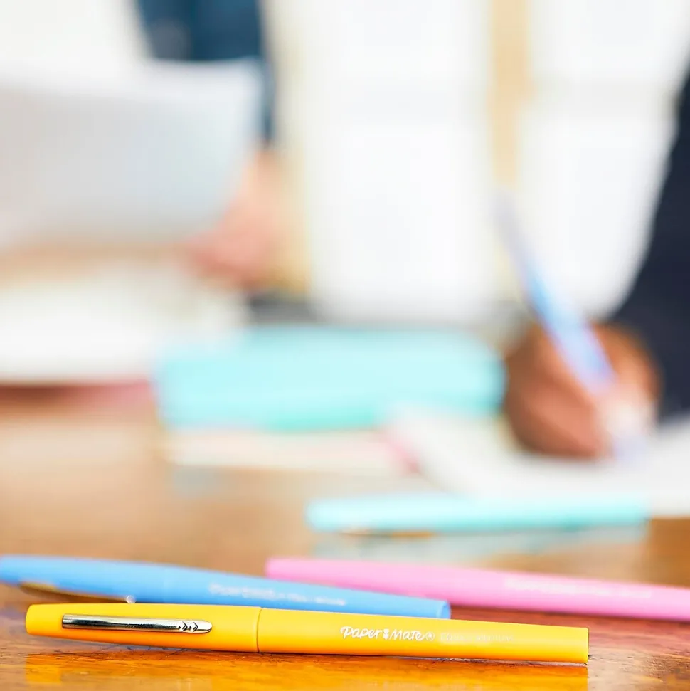 Paper Mate Flair Felt Pens, Medium Point, 0.7mm, Black Ink, Dozen (8430152)