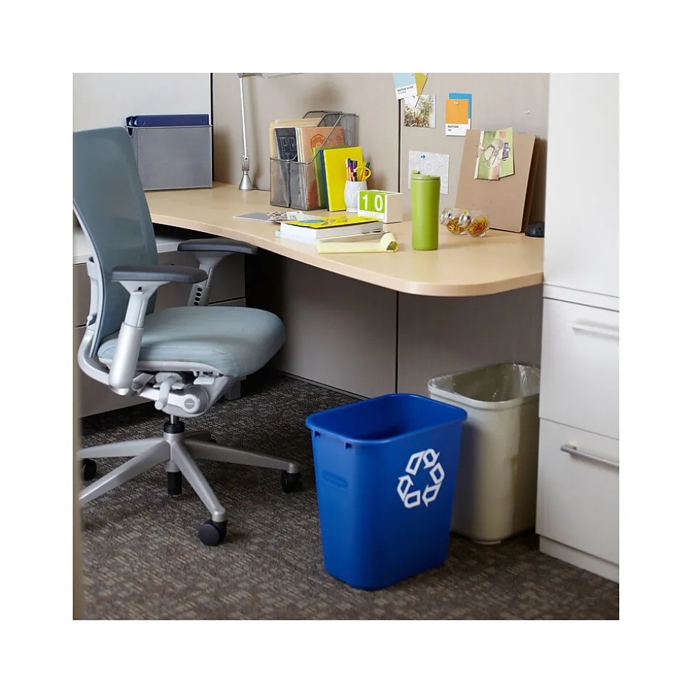 Rubbermaid Commercial Products Plastic Container, 7 Gallon, Blue (FG295673BLUE)