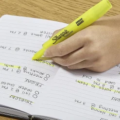 Sharpie Tank Highlighter, Chisel Tip, Fluorescent Yellow, Dozen (25025)