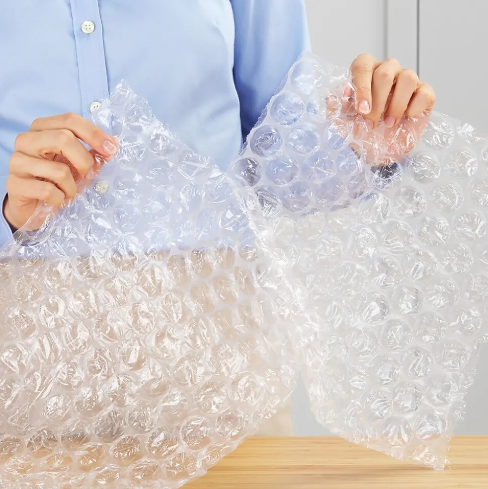 Staples 1/2" Bubble Roll, 12" x 30', Clear (4069423)