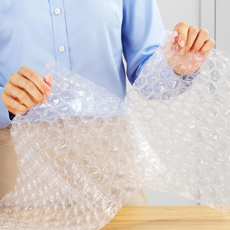 Staples® 5/16" Bubble Roll, UPSable, 12" x 100' (4072833)