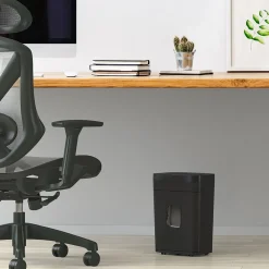 Staples 15-Sheet Cross-Cut Multi-Media Shredder (ST62154)