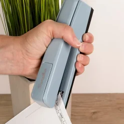 Swingline 747 Classic Metal Stapler, 20-Sheet Capacity, Sky Blue (74708)