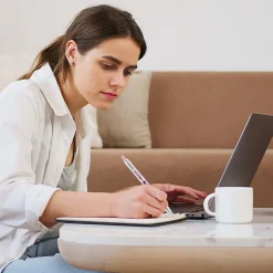 uniball 207 Pink Ribbon Retractable Gel Pens, Medium Point, 0.7mm, Black Ink, Dozen (1745267)