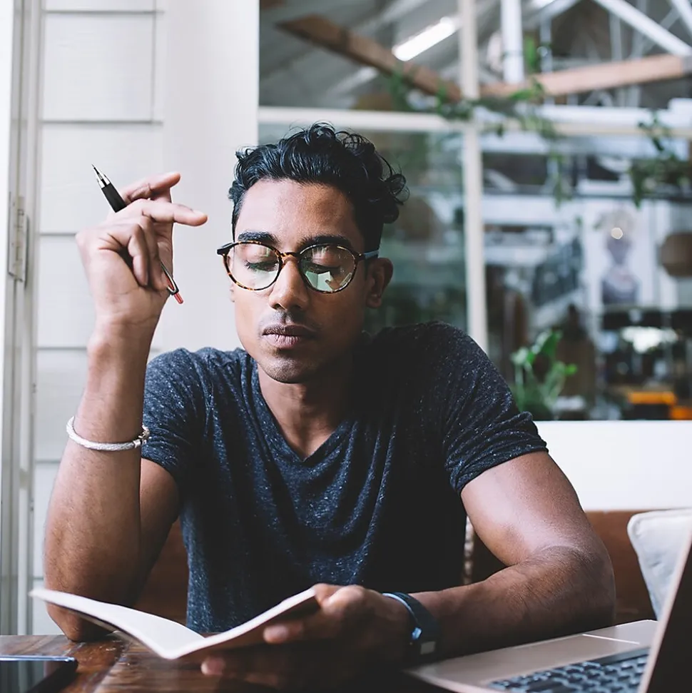 uniball 207 Retractable Gel Pens, Bold Point, 1.0mm, Black Ink, 12/Pack (1790895)