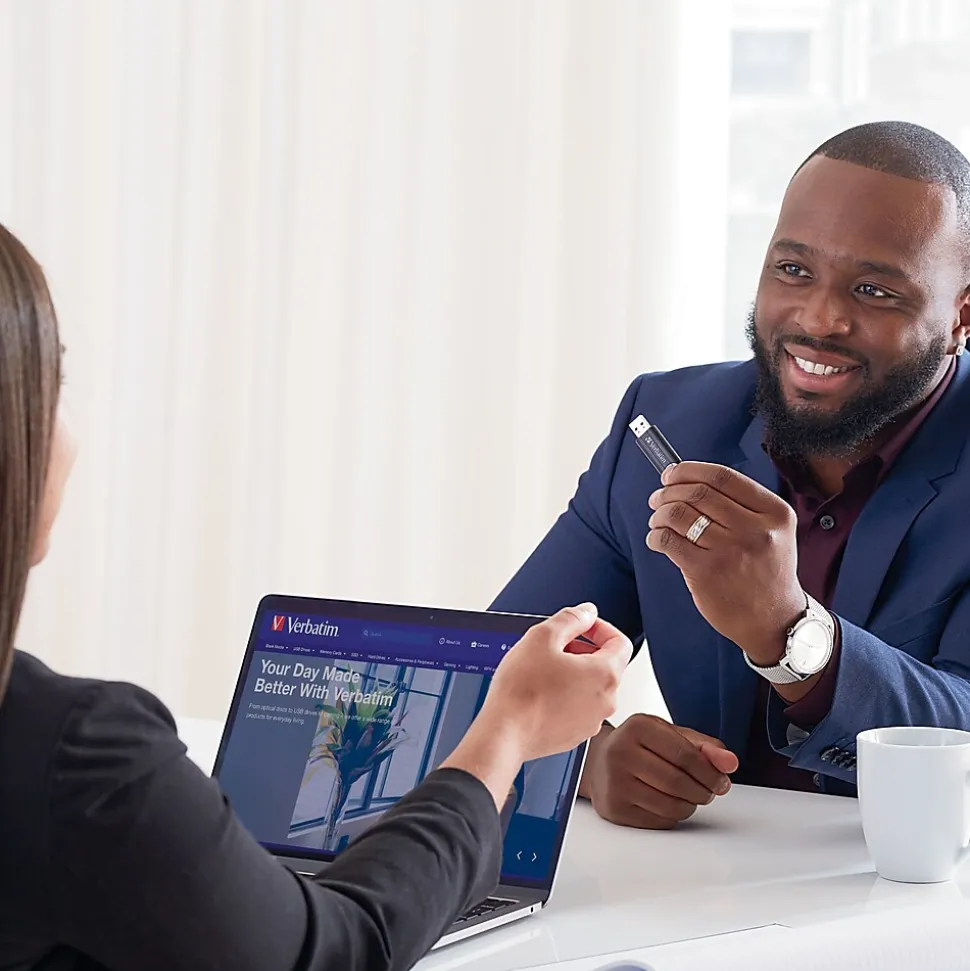 Verbatim PinStripe 32GB USB 3.2 Type A Flash Drive, Black (49317)