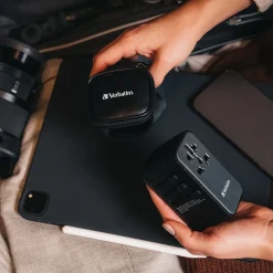 Verbatim UTA-10 GaN III Universal Travel Adapter 140W – USB-C, USB-A